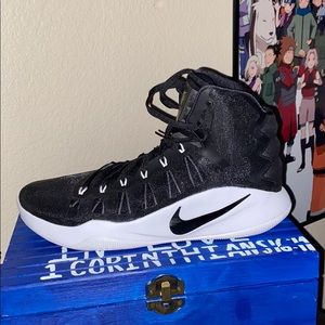 Nike hyperdunks